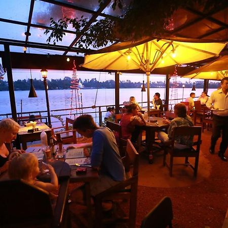 Thumbelina Apartments & Hotel Алутгама Экстерьер фото