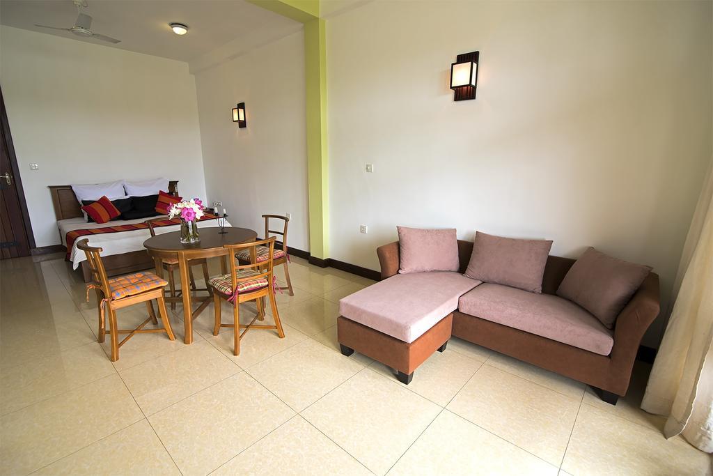 Thumbelina Apartments & Hotel Алутгама Экстерьер фото