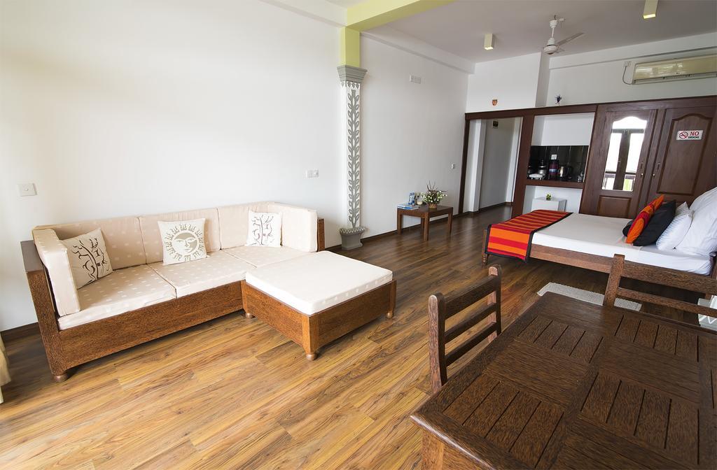 Thumbelina Apartments & Hotel Алутгама Экстерьер фото