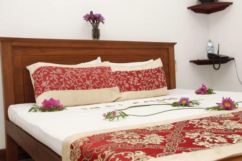 Thumbelina Apartments & Hotel Алутгама Экстерьер фото